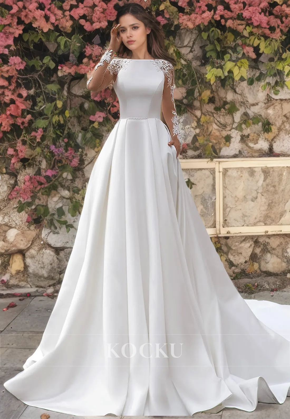 Elegant & Luxurious Appliques Backless A-Line Long sleeves Wedding Dress