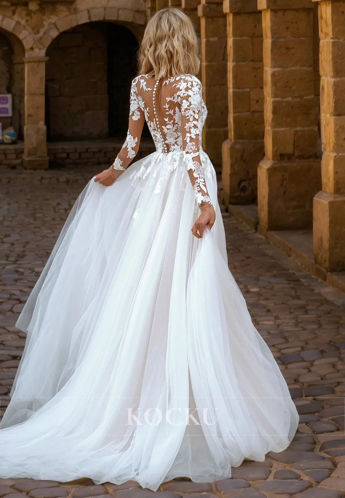 Sexy & Morden Appliques Long sleeves A-Line Tulle Wedding Dress