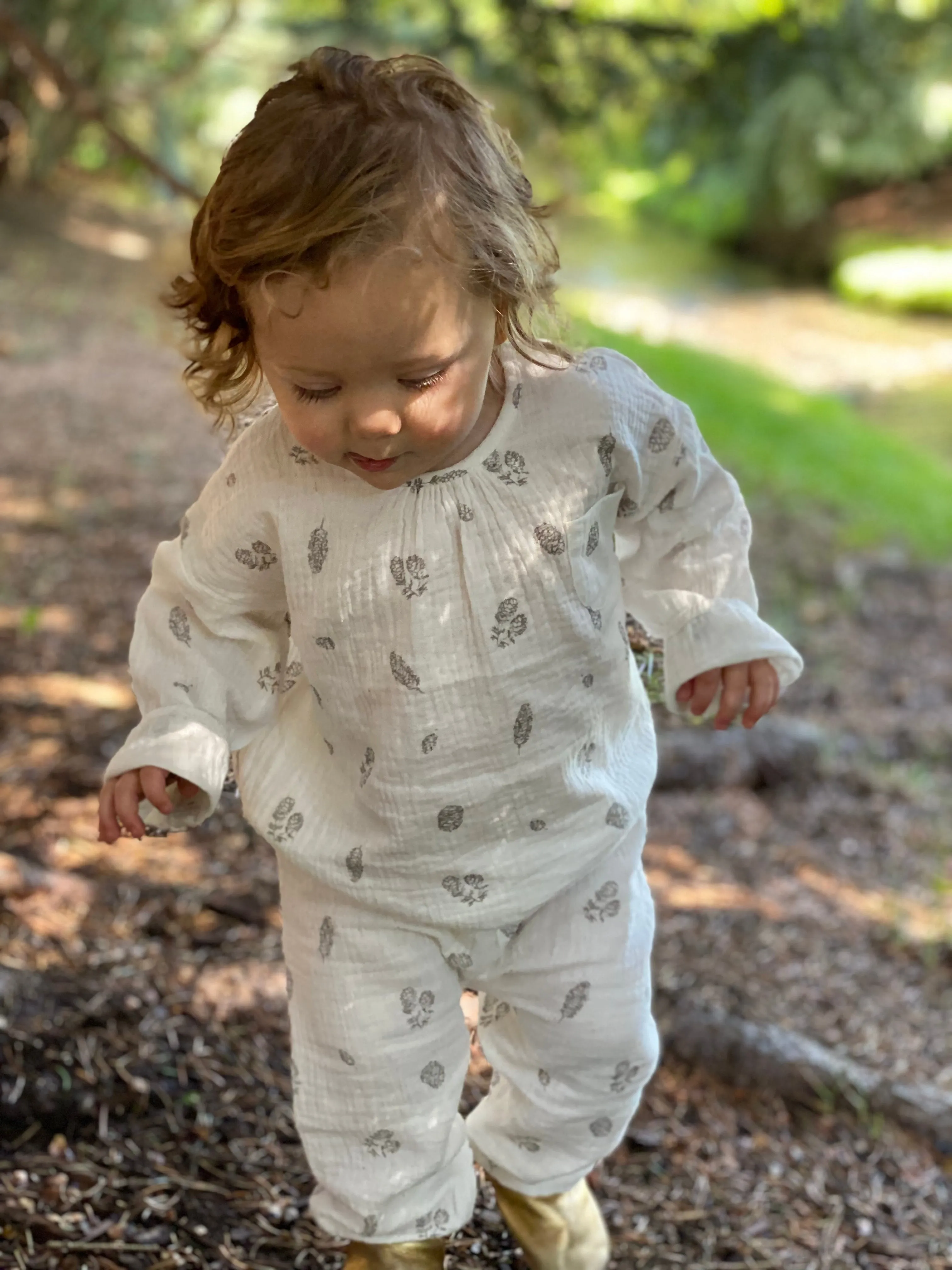 Smithie pants in ivory pinecones print